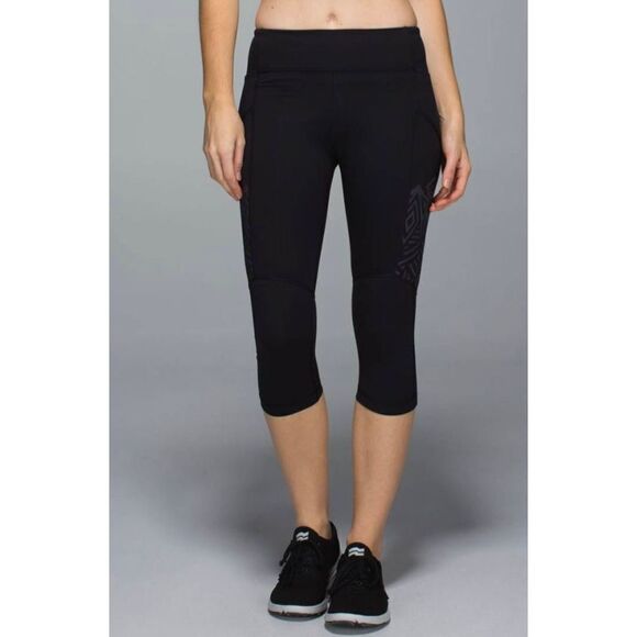 LULULEMON ATHLETICA Stash It Crop in Black Size 4 - Picture 1 of 7